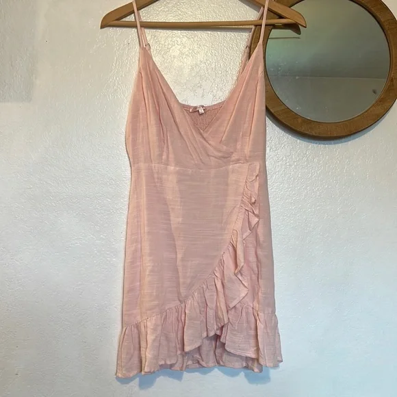 lottie moss pink dress Beauties | Lottie Moss #lottiemoss Disclaimer: Image originally shared on  Reddit (r/gentlemanboners) by user u/DrDoom_E828